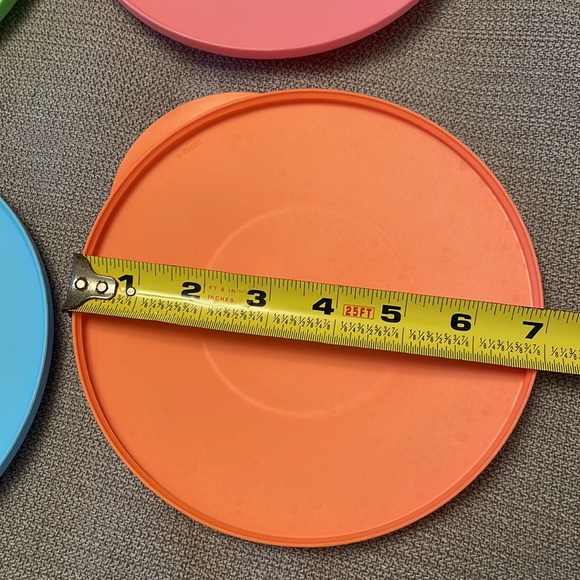 Tupperware Impressions Lot of 4 Replacement Lids 7” Round in Perfect Condition - Picture 3 of 5